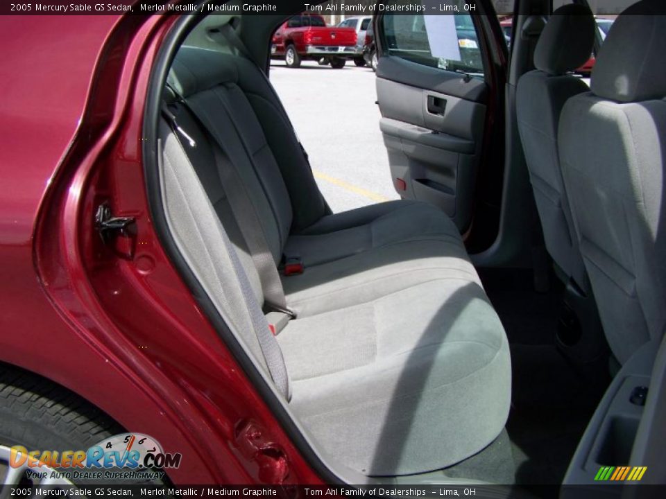 2005 Mercury Sable GS Sedan Merlot Metallic / Medium Graphite Photo #11