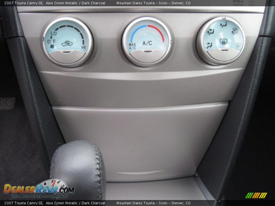 2007 Toyota Camry SE Aloe Green Metallic / Dark Charcoal Photo #17