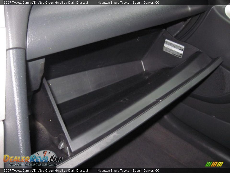 2007 Toyota Camry SE Aloe Green Metallic / Dark Charcoal Photo #20