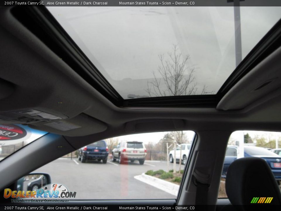 2007 Toyota Camry SE Aloe Green Metallic / Dark Charcoal Photo #21