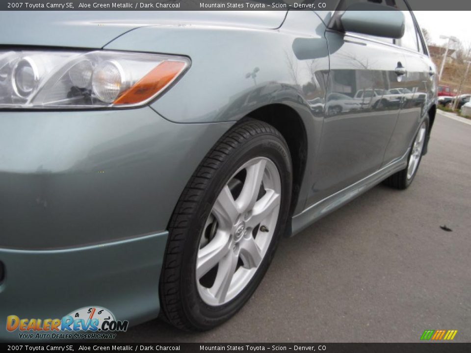 2007 Toyota Camry SE Aloe Green Metallic / Dark Charcoal Photo #24