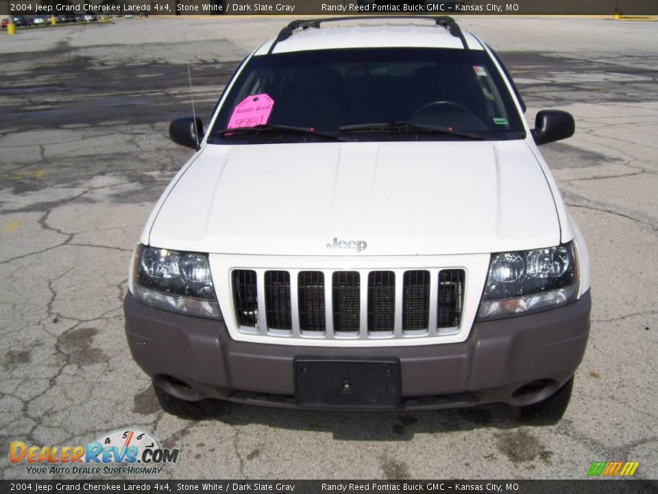 2004 Jeep Grand Cherokee Laredo 4x4 Stone White / Dark Slate Gray Photo #3