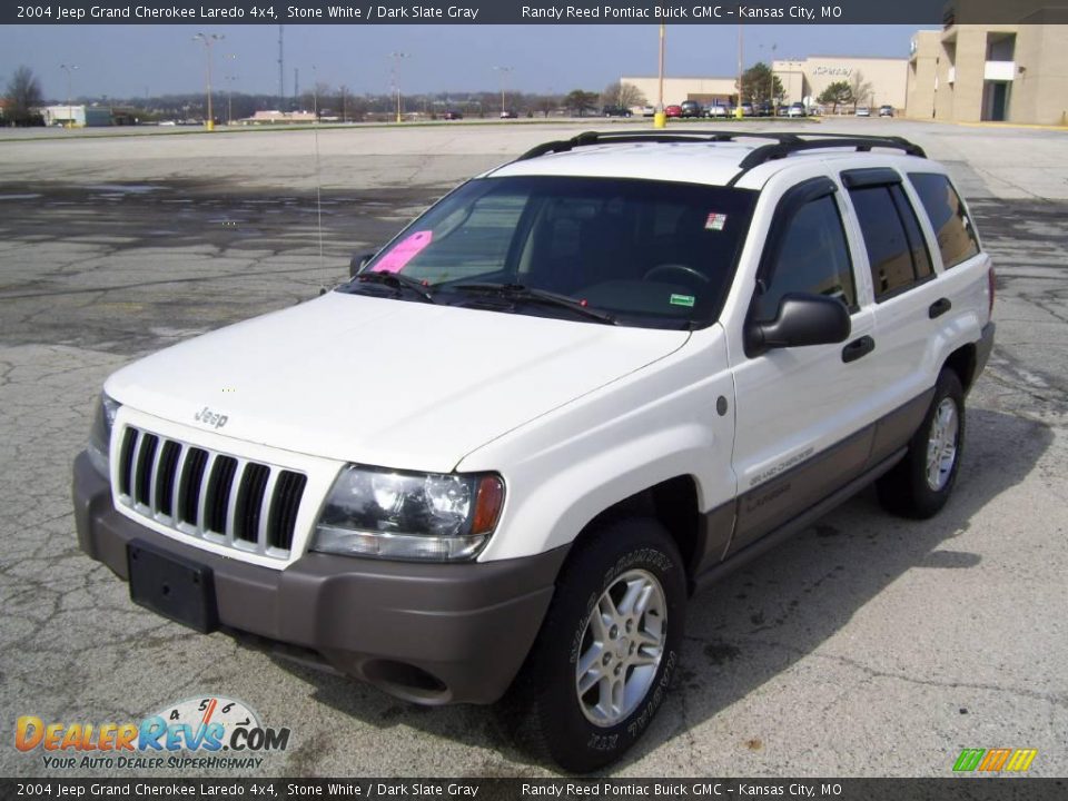 2004 Jeep Grand Cherokee Laredo 4x4 Stone White / Dark Slate Gray Photo #4