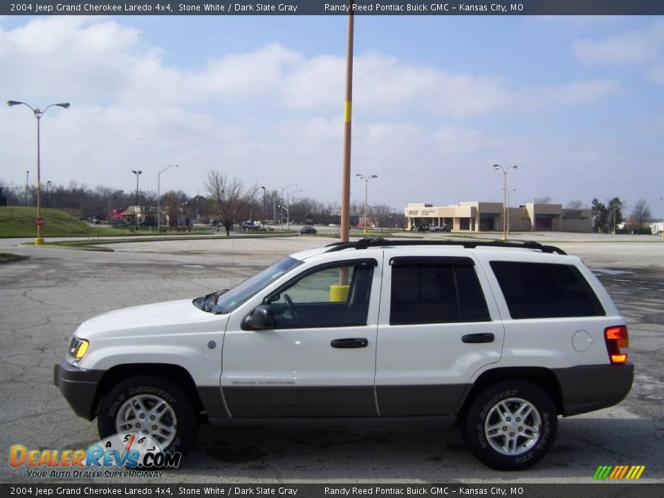 2004 Jeep Grand Cherokee Laredo 4x4 Stone White / Dark Slate Gray Photo #5