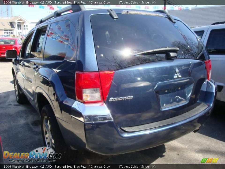 2004 Mitsubishi Endeavor XLS AWD Torched Steel Blue Pearl / Charcoal Gray Photo #4