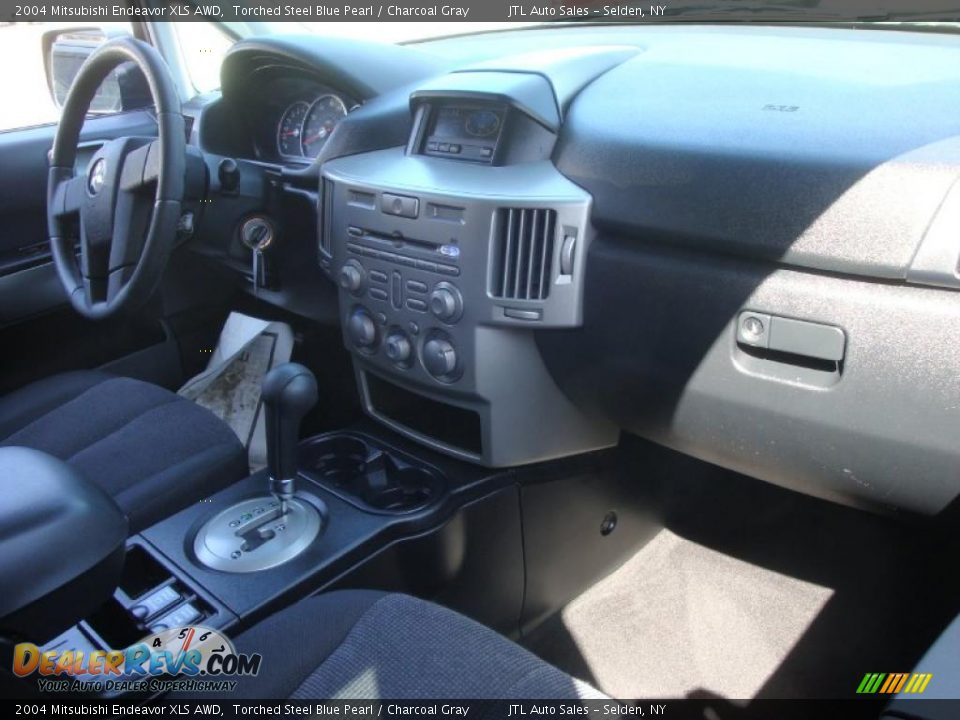 2004 Mitsubishi Endeavor XLS AWD Torched Steel Blue Pearl / Charcoal Gray Photo #12