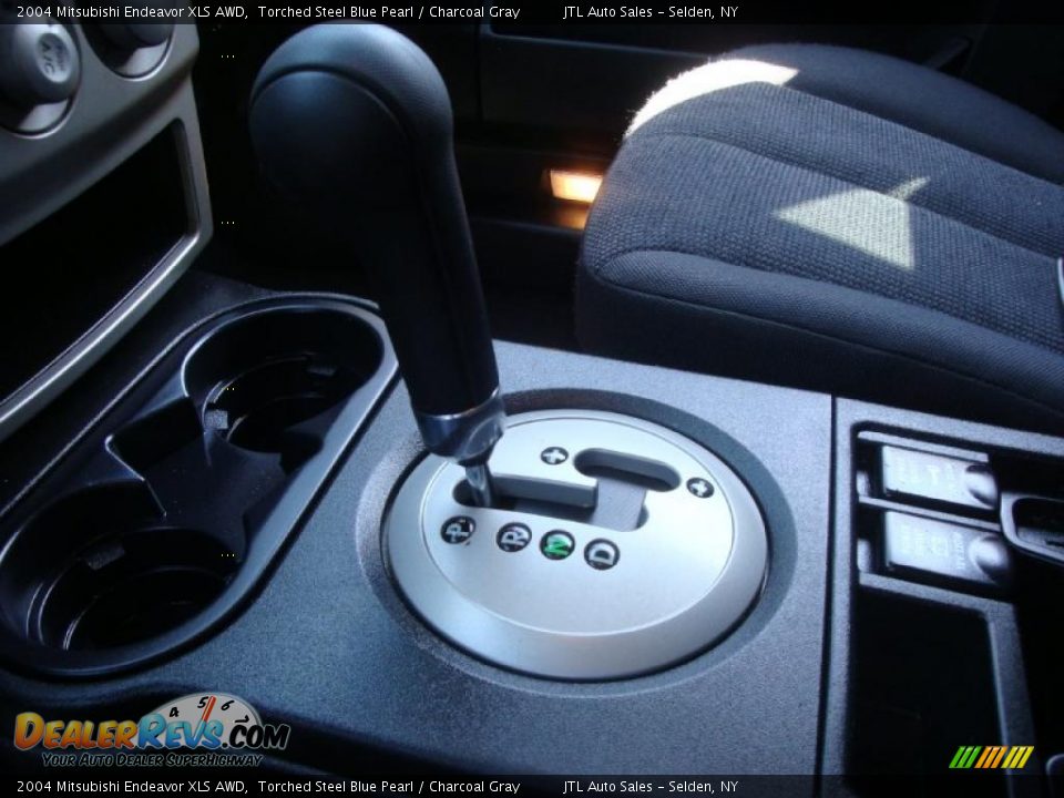 2004 Mitsubishi Endeavor XLS AWD Torched Steel Blue Pearl / Charcoal Gray Photo #14