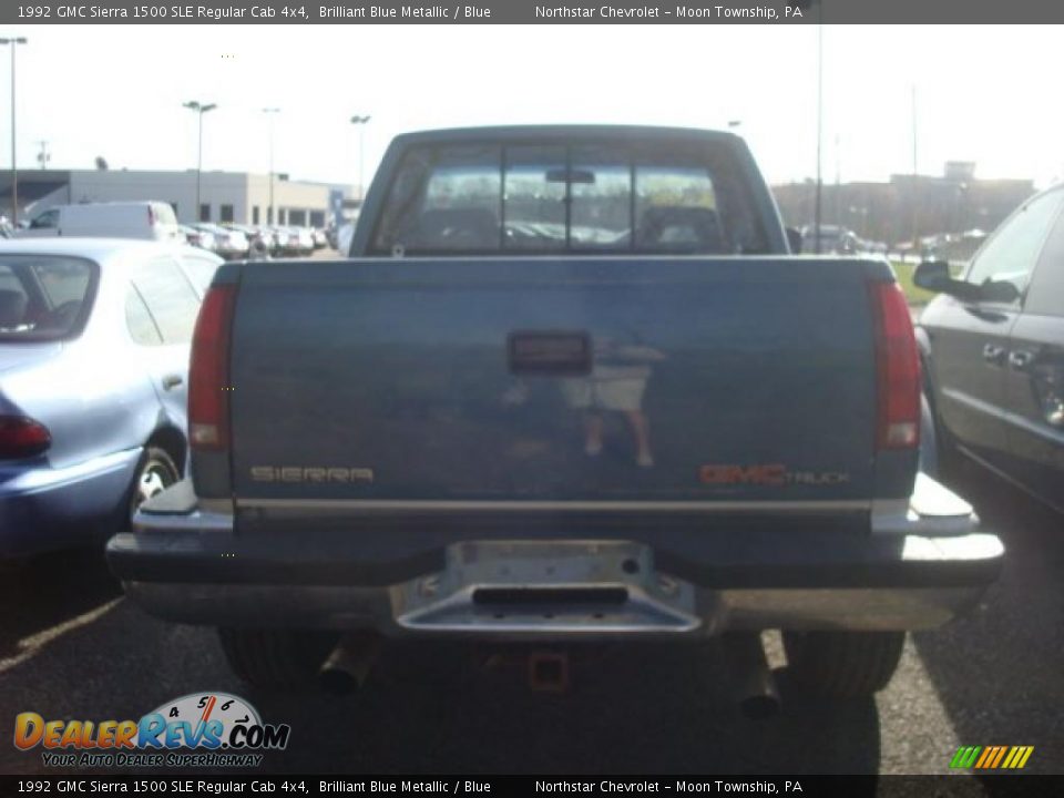 1992 GMC Sierra 1500 SLE Regular Cab 4x4 Brilliant Blue Metallic / Blue Photo #3