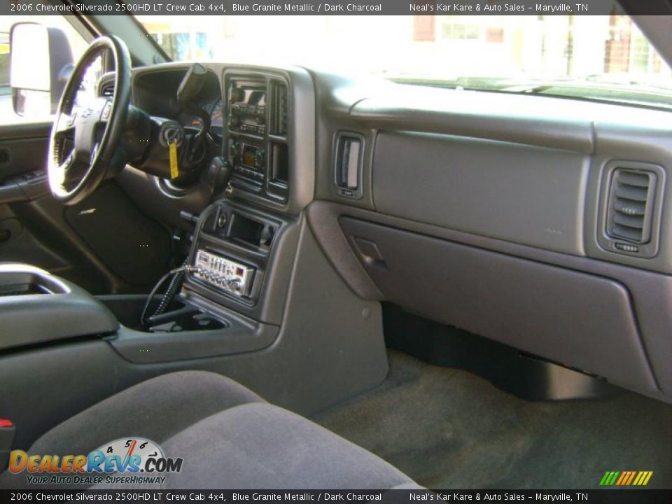 2006 Chevrolet Silverado 2500HD LT Crew Cab 4x4 Blue Granite Metallic / Dark Charcoal Photo #27