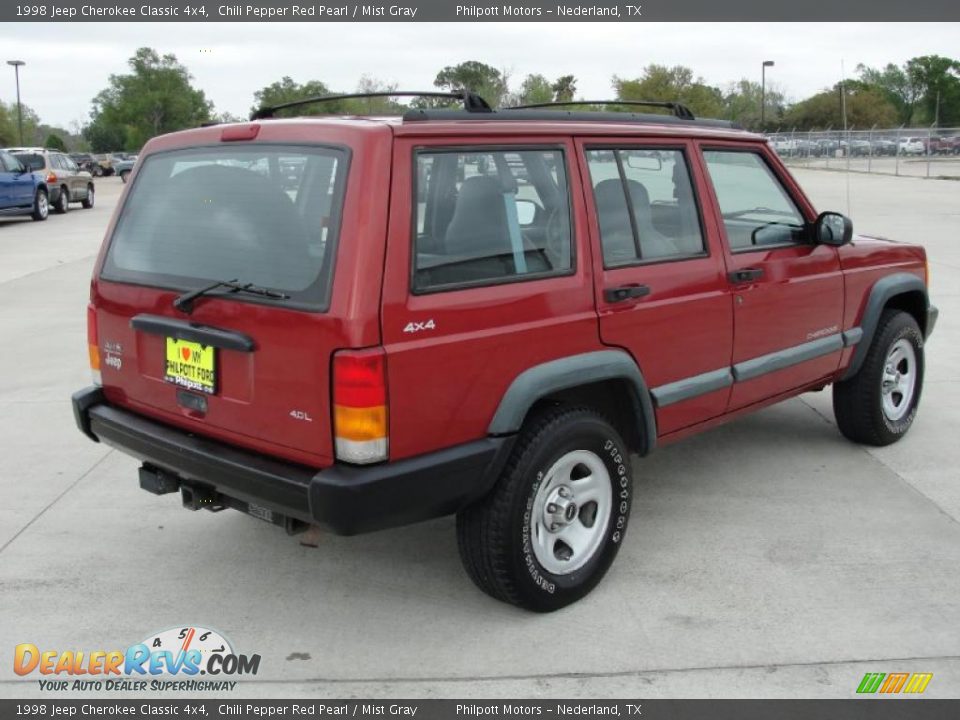 1998 Jeep Cherokee Classic 4x4 Chili Pepper Red Pearl / Mist Gray Photo #3
