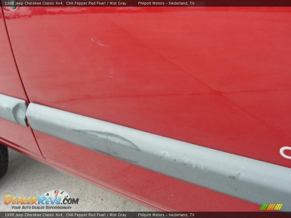 1998 Jeep Cherokee Classic 4x4 Chili Pepper Red Pearl / Mist Gray Photo #15