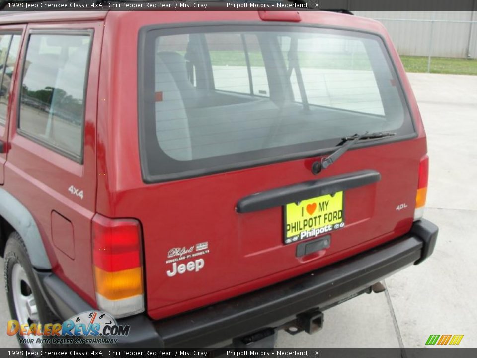 1998 Jeep Cherokee Classic 4x4 Chili Pepper Red Pearl / Mist Gray Photo #19
