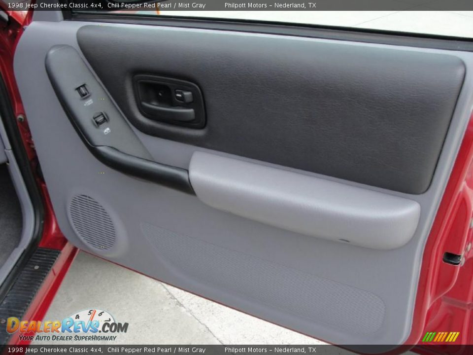 1998 Jeep Cherokee Classic 4x4 Chili Pepper Red Pearl / Mist Gray Photo #23