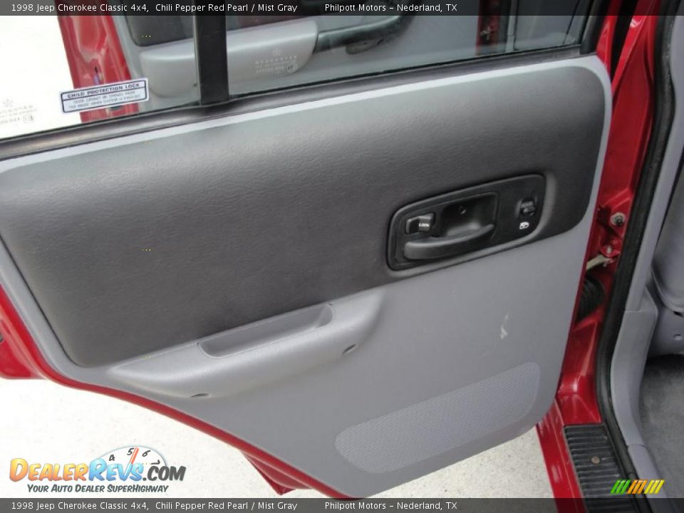 1998 Jeep Cherokee Classic 4x4 Chili Pepper Red Pearl / Mist Gray Photo #30