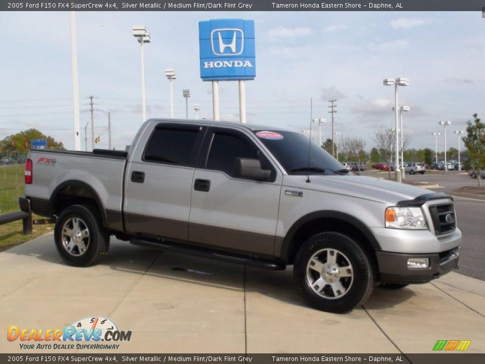 2005 Ford F150 FX4 SuperCrew 4x4 Silver Metallic / Medium Flint/Dark Flint Grey Photo #3