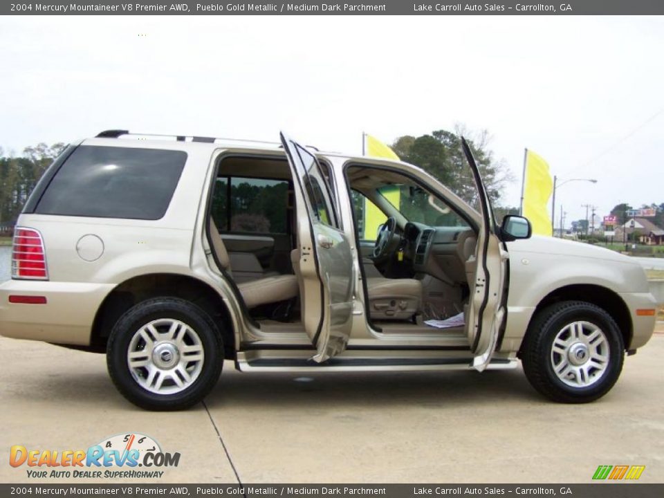 2004 Mercury Mountaineer V8 Premier AWD Pueblo Gold Metallic / Medium Dark Parchment Photo #15