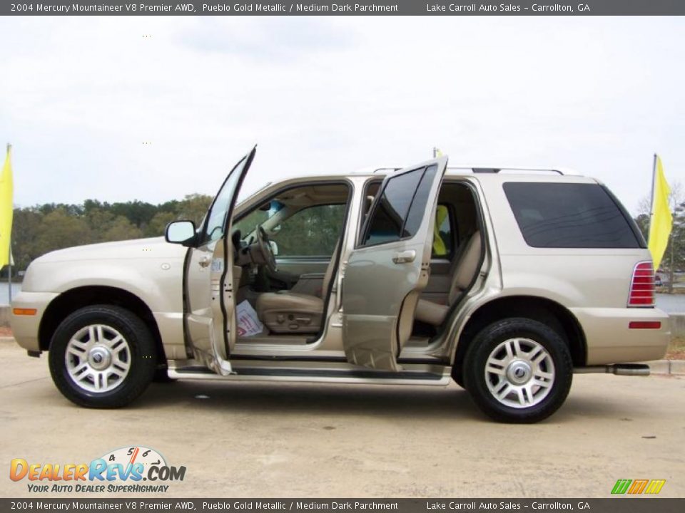 2004 Mercury Mountaineer V8 Premier AWD Pueblo Gold Metallic / Medium Dark Parchment Photo #16