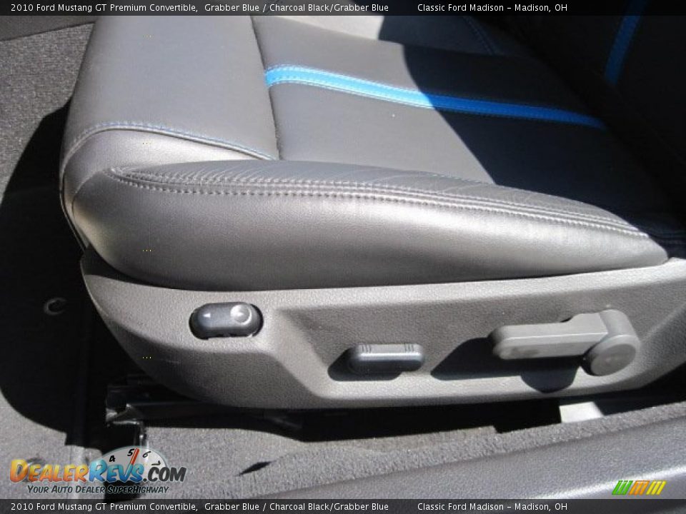 2010 Ford Mustang GT Premium Convertible Grabber Blue / Charcoal Black/Grabber Blue Photo #10
