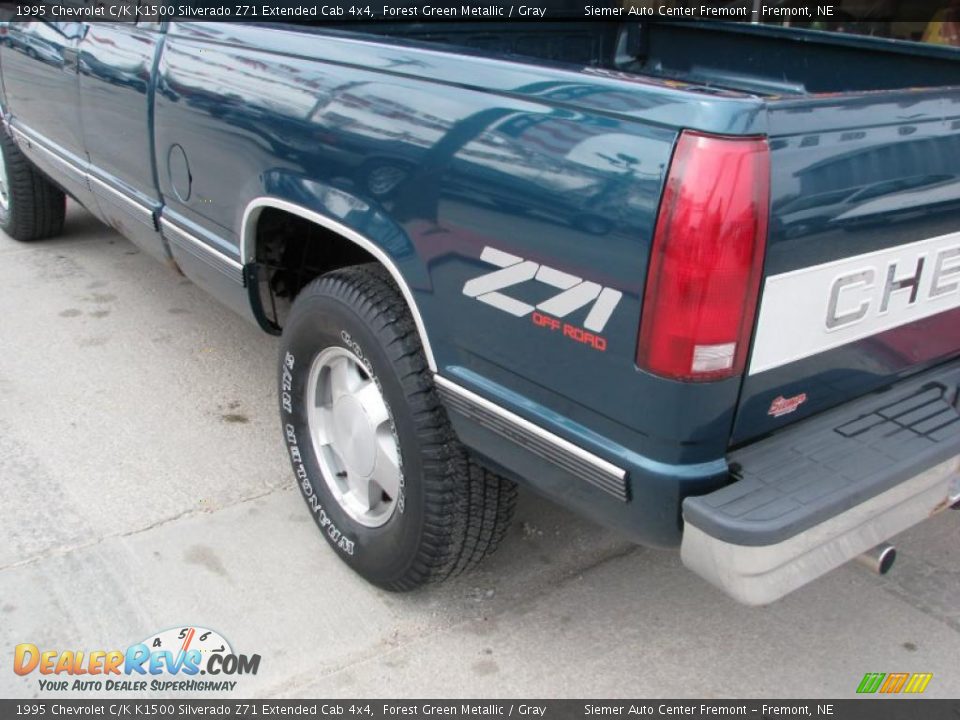 1995 Chevrolet C/K K1500 Silverado Z71 Extended Cab 4x4 Forest Green Metallic / Gray Photo #2