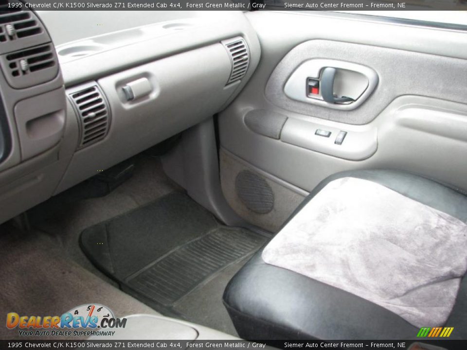 1995 Chevrolet C/K K1500 Silverado Z71 Extended Cab 4x4 Forest Green Metallic / Gray Photo #16