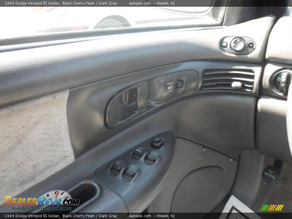 1994 Dodge Intrepid ES Sedan Black Cherry Pearl / Dark Gray Photo #14