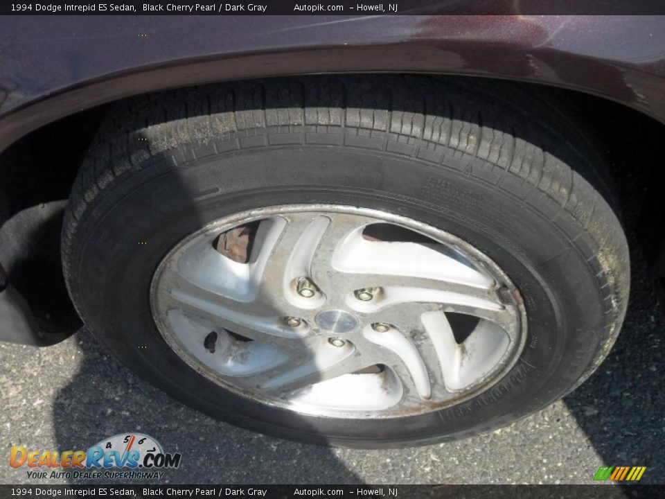 1994 Dodge Intrepid ES Sedan Black Cherry Pearl / Dark Gray Photo #16