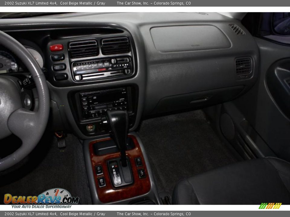 2002 Suzuki XL7 Limited 4x4 Cool Beige Metallic / Gray Photo #10