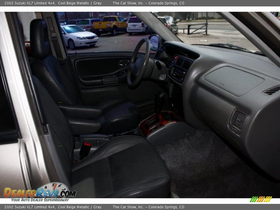 2002 Suzuki XL7 Limited 4x4 Cool Beige Metallic / Gray Photo #11