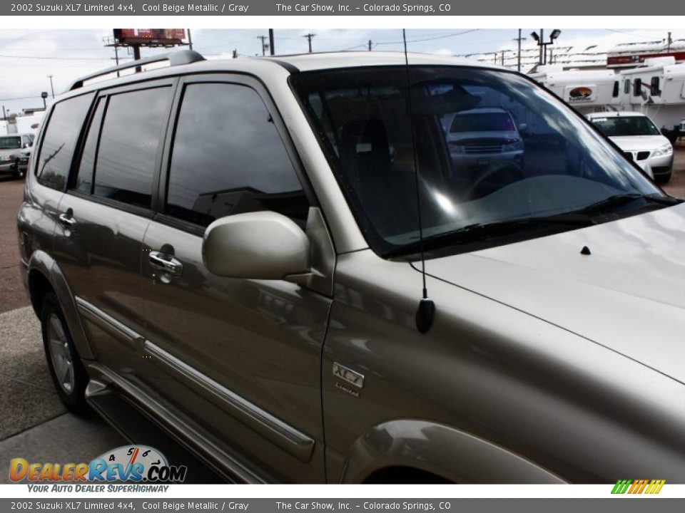 2002 Suzuki XL7 Limited 4x4 Cool Beige Metallic / Gray Photo #18