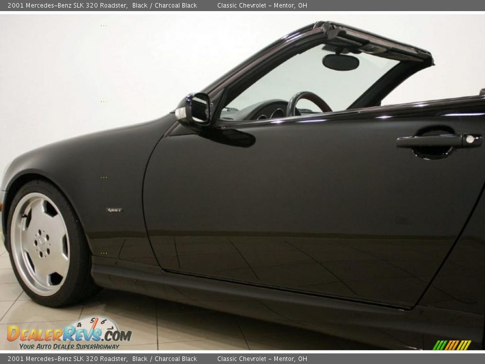 2001 Mercedes-Benz SLK 320 Roadster Black / Charcoal Black Photo #30