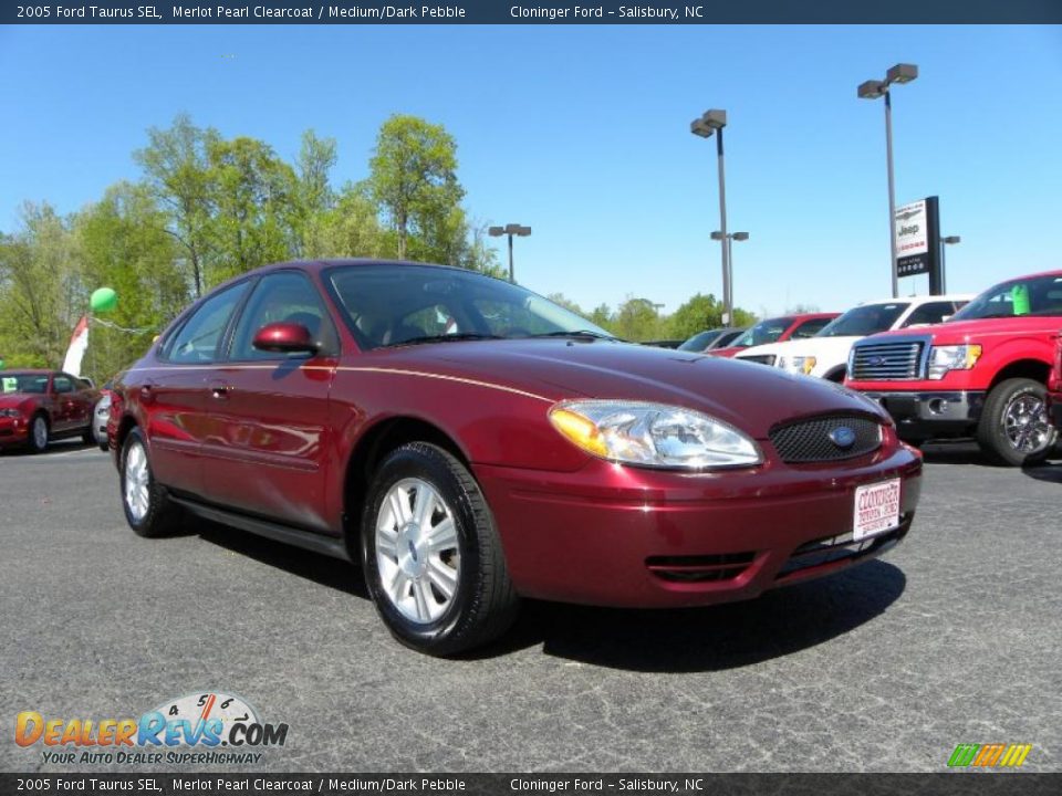 2005 Ford Taurus SEL Merlot Pearl Clearcoat / Medium/Dark Pebble Photo #1