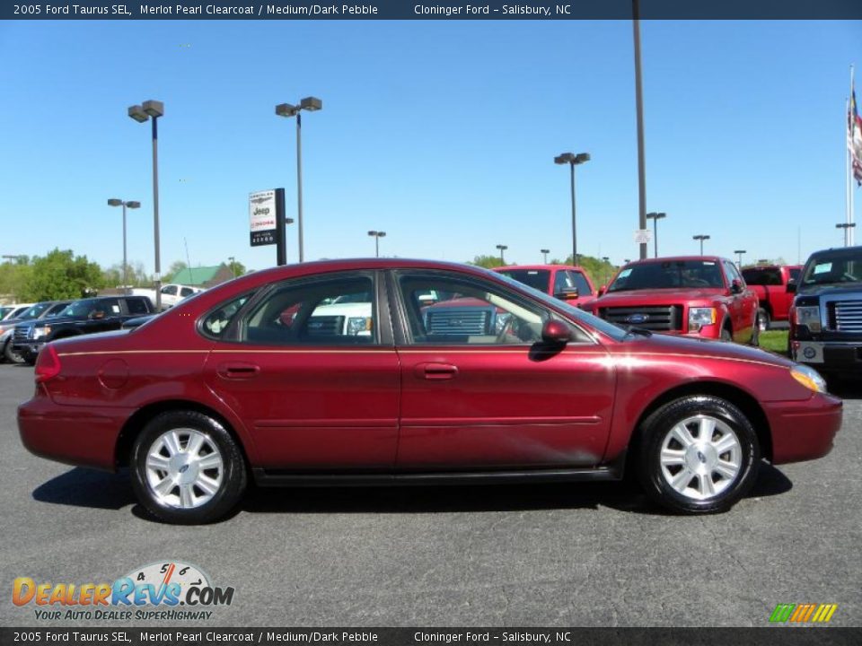 2005 Ford Taurus SEL Merlot Pearl Clearcoat / Medium/Dark Pebble Photo #2