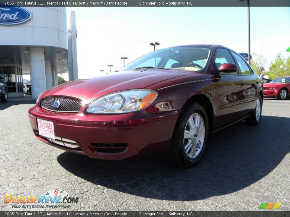 2005 Ford Taurus SEL Merlot Pearl Clearcoat / Medium/Dark Pebble Photo #5