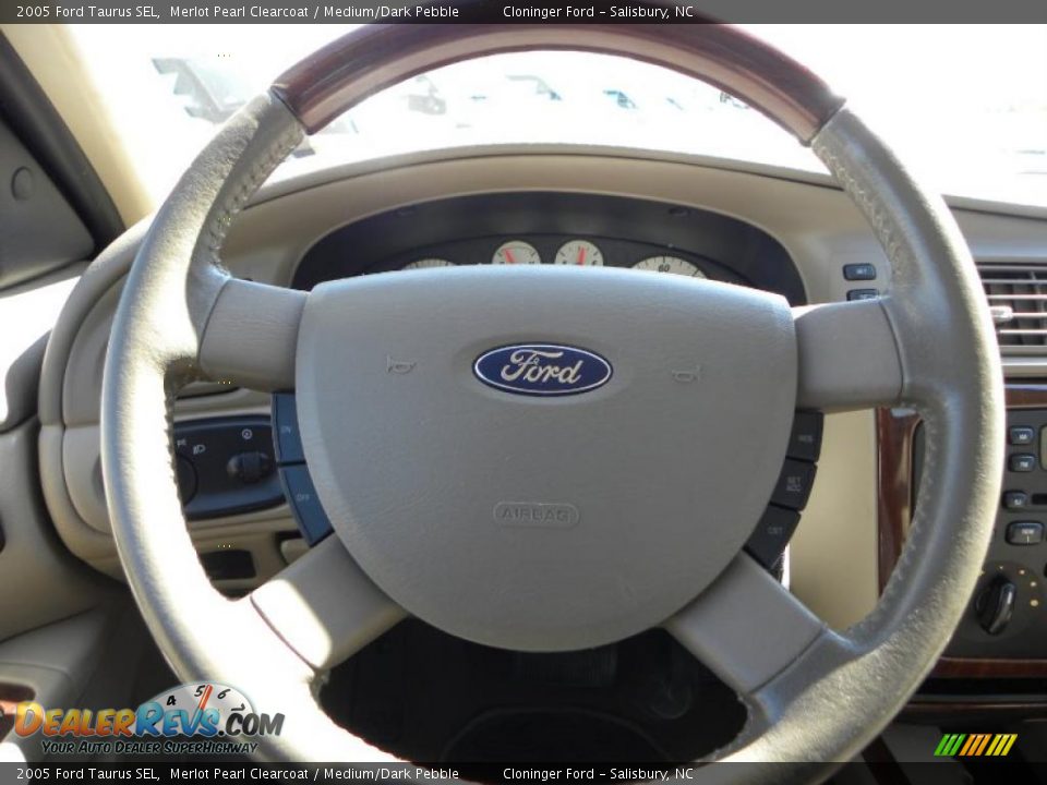 2005 Ford Taurus SEL Merlot Pearl Clearcoat / Medium/Dark Pebble Photo #15