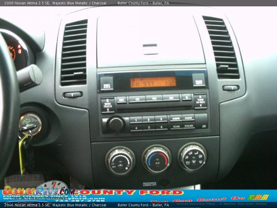 2006 Nissan Altima 3.5 SE Majestic Blue Metallic / Charcoal Photo #22