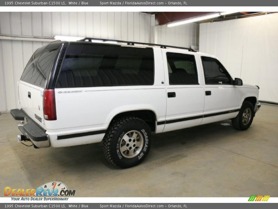 1995 Chevrolet Suburban C1500 LS White / Blue Photo #5