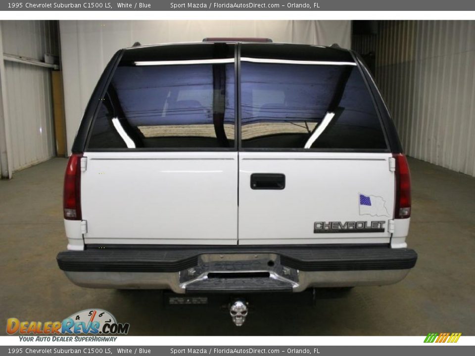 1995 Chevrolet Suburban C1500 LS White / Blue Photo #6