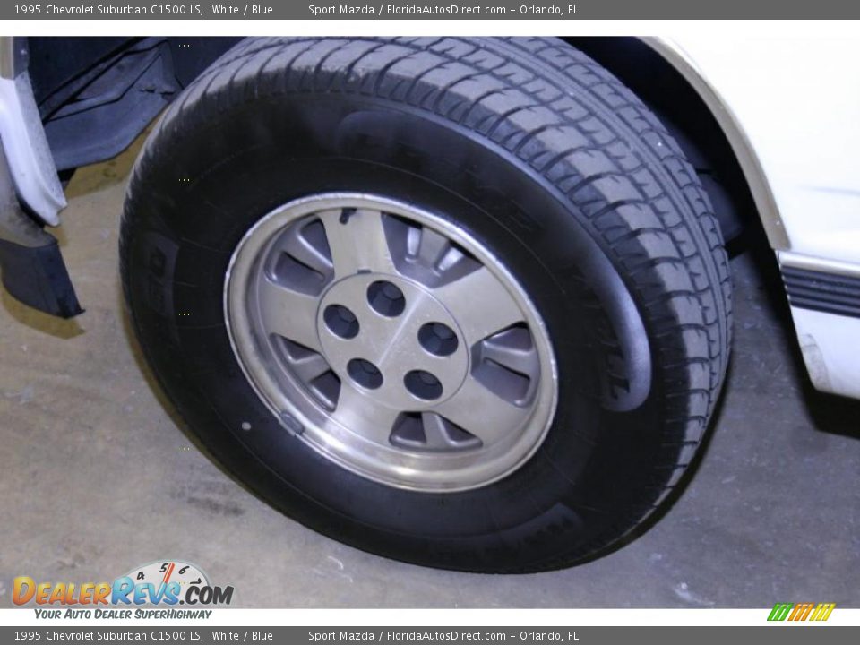 1995 Chevrolet Suburban C1500 LS White / Blue Photo #28