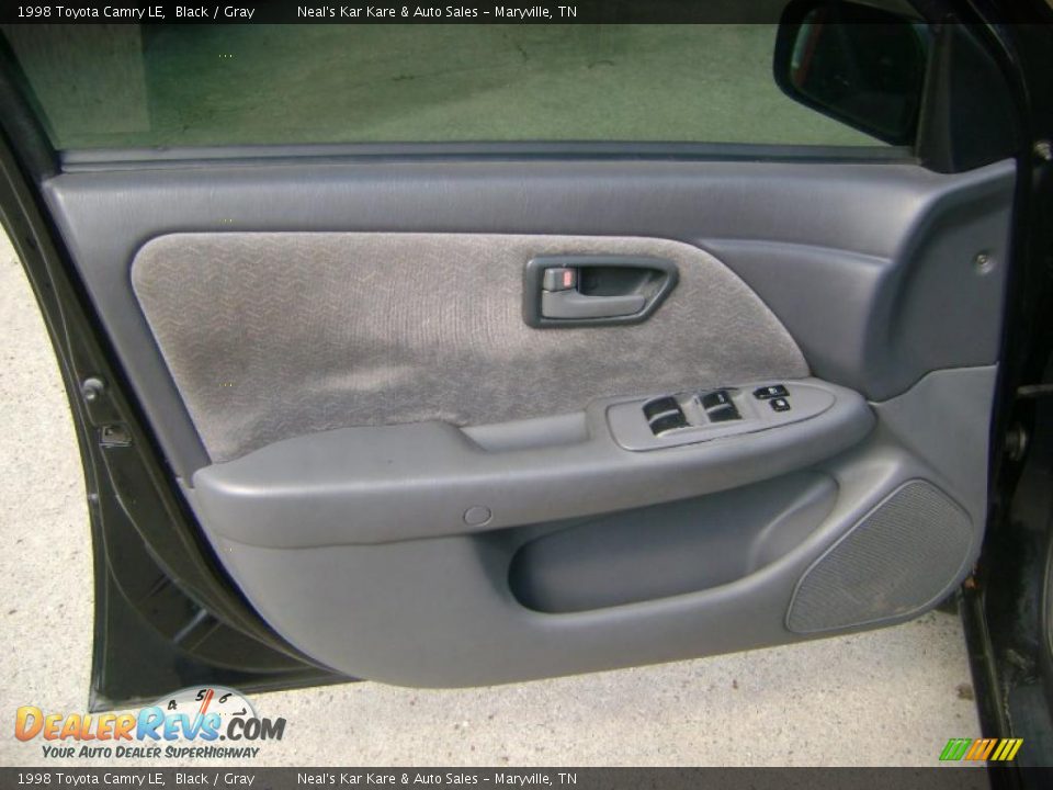 1998 Toyota Camry LE Black / Gray Photo #9