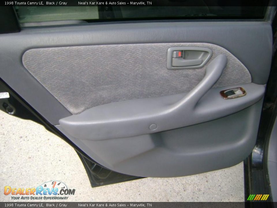 1998 Toyota Camry LE Black / Gray Photo #16
