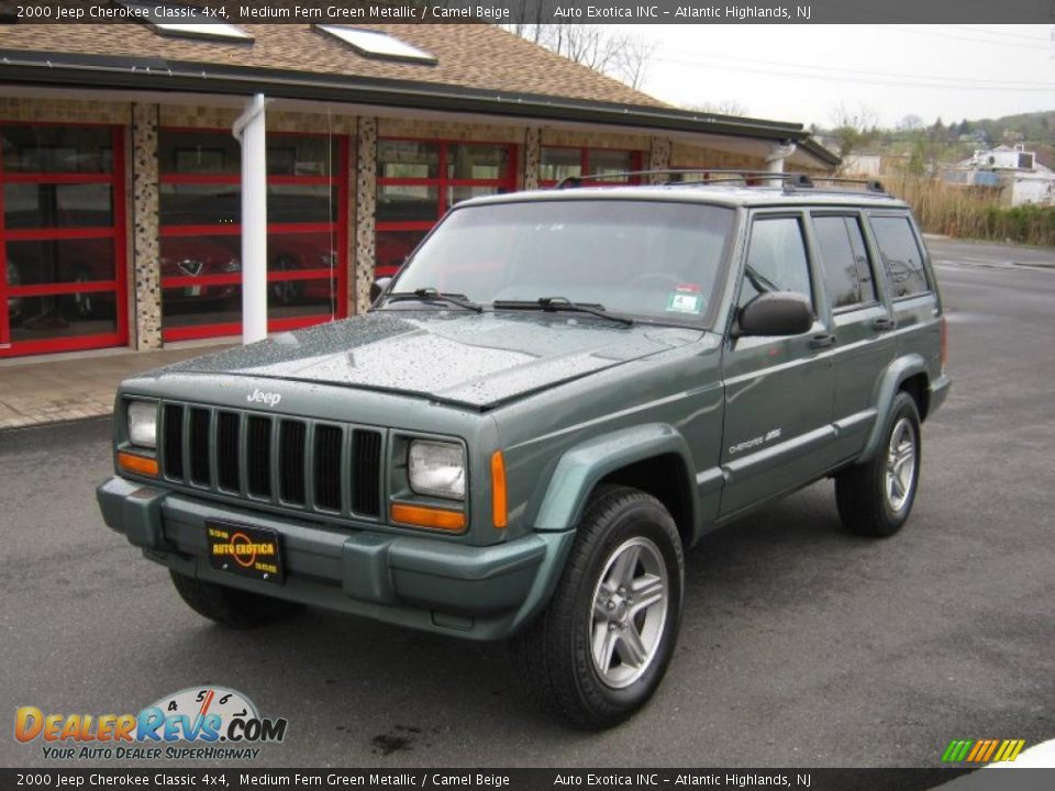 2000 Jeep Cherokee Classic 4x4 Medium Fern Green Metallic / Camel Beige Photo #1