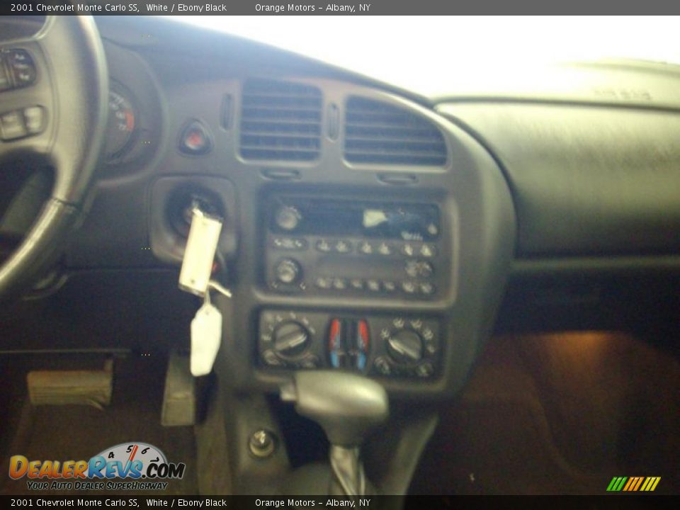2001 Chevrolet Monte Carlo SS White / Ebony Black Photo #10