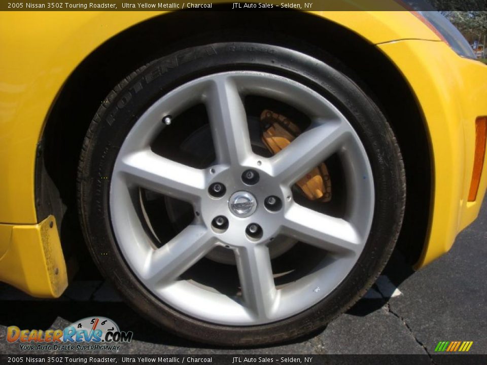 2005 Nissan 350Z Touring Roadster Ultra Yellow Metallic / Charcoal Photo #9