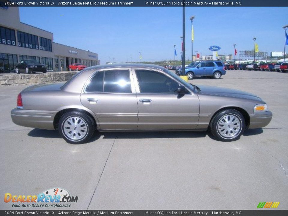 2004 Ford Crown Victoria LX Arizona Beige Metallic / Medium Parchment Photo #2