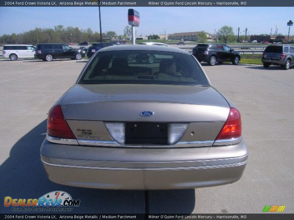2004 Ford Crown Victoria LX Arizona Beige Metallic / Medium Parchment Photo #4