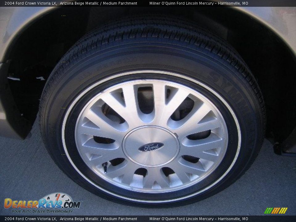 2004 Ford Crown Victoria LX Arizona Beige Metallic / Medium Parchment Photo #9
