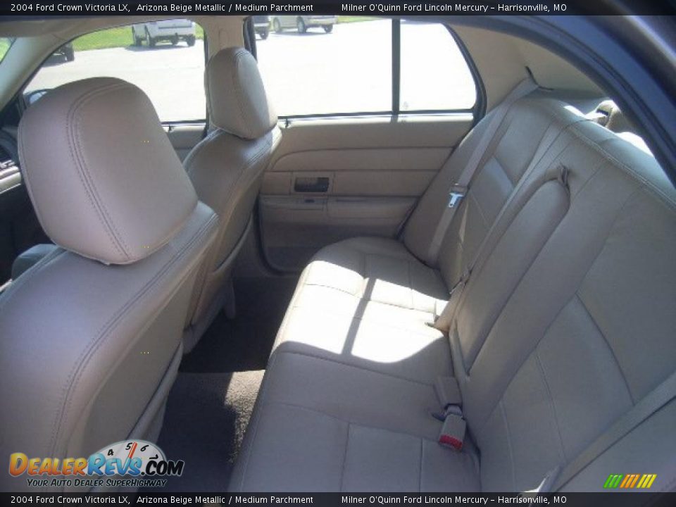 2004 Ford Crown Victoria LX Arizona Beige Metallic / Medium Parchment Photo #14