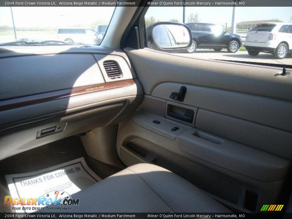 2004 Ford Crown Victoria LX Arizona Beige Metallic / Medium Parchment Photo #20