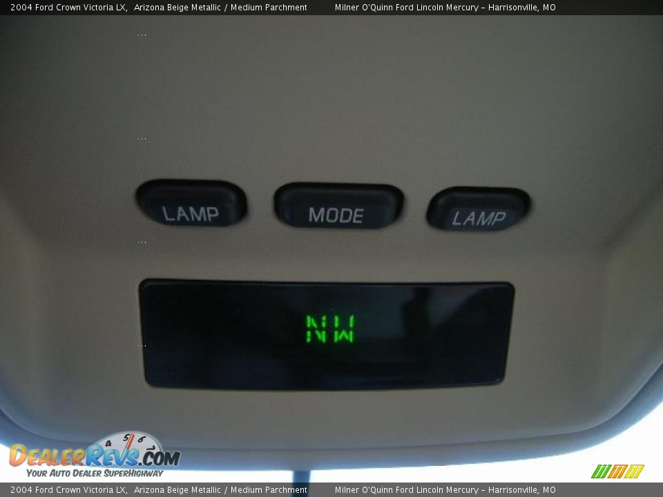 2004 Ford Crown Victoria LX Arizona Beige Metallic / Medium Parchment Photo #35