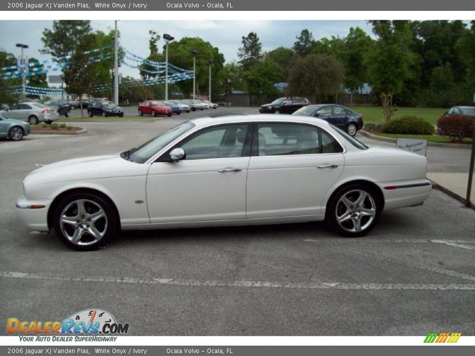 2006 Jaguar XJ Vanden Plas White Onyx / Ivory Photo #5